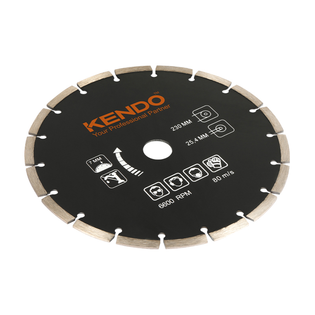 Segmented diamond cutting blade