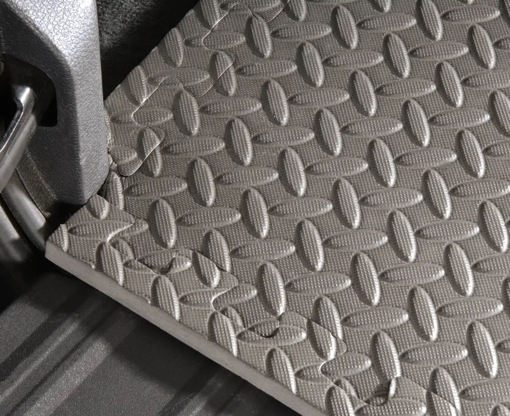 Multifunctional foam tiles